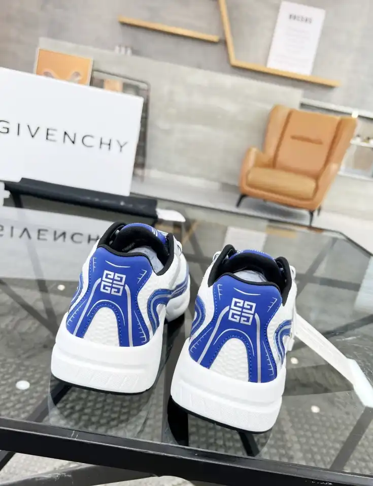 hype Givenchy Sneakers