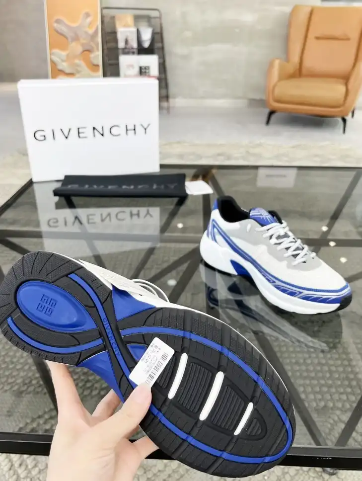 hype Givenchy Sneakers