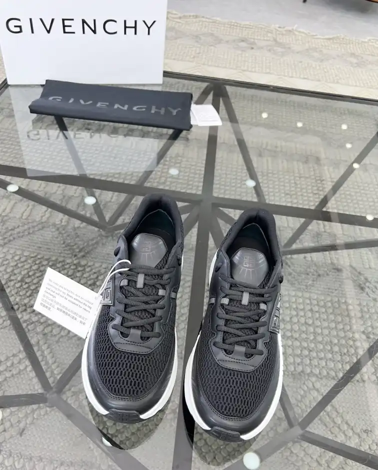 hype Givenchy Sneakers