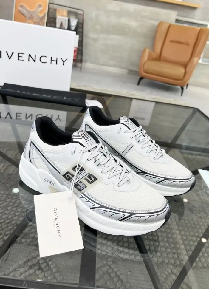 hype Givenchy Sneakers