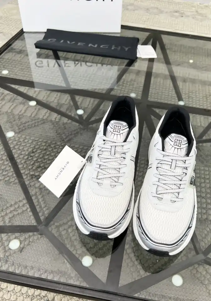 hype Givenchy Sneakers