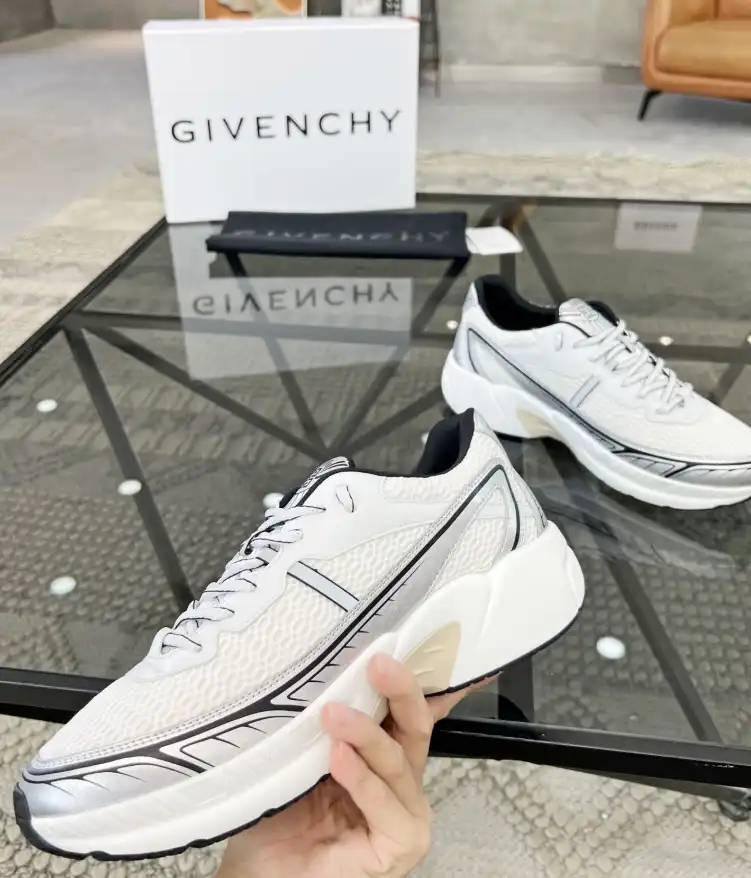 hype Givenchy Sneakers