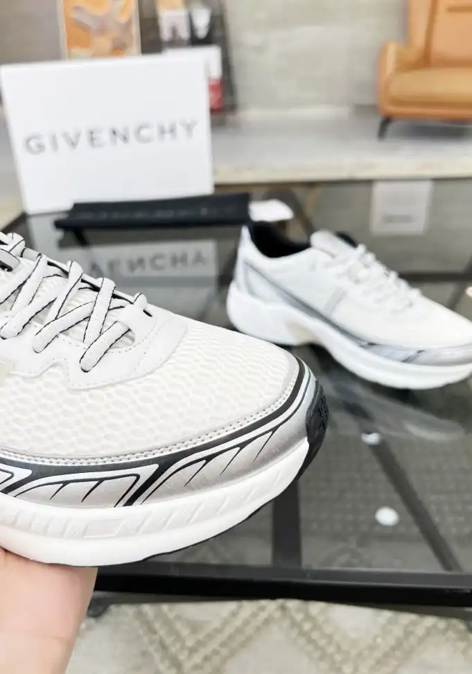 hype Givenchy Sneakers