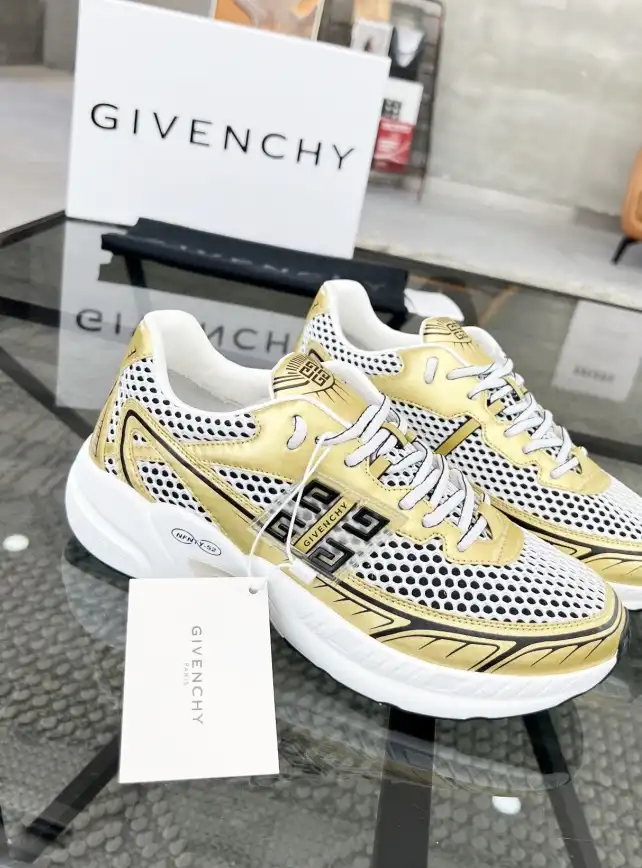 hype Givenchy Sneakers