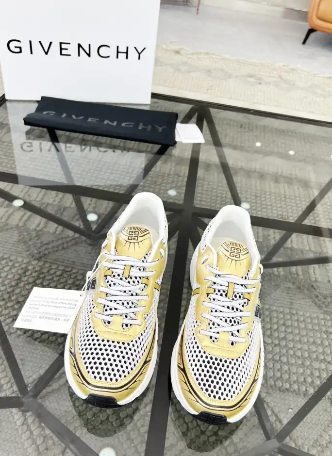 hype Givenchy Sneakers