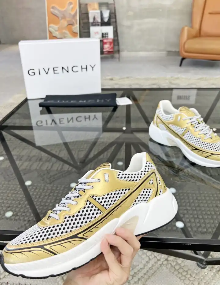 hype Givenchy Sneakers