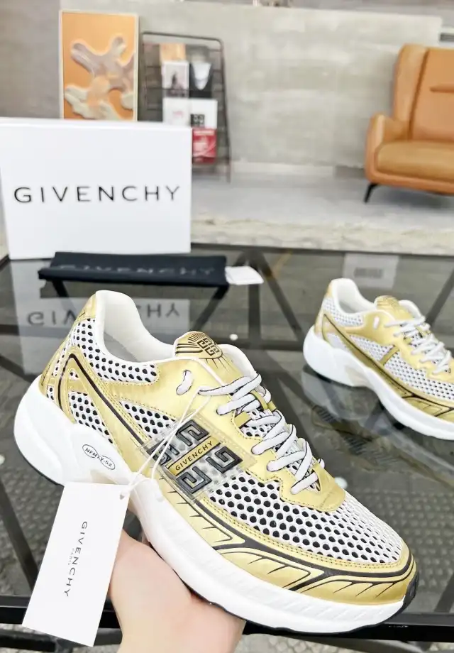 hype Givenchy Sneakers