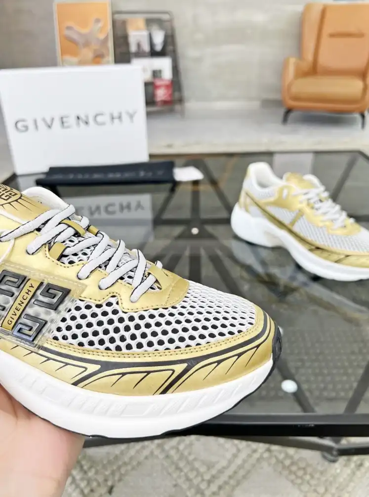 hype Givenchy Sneakers