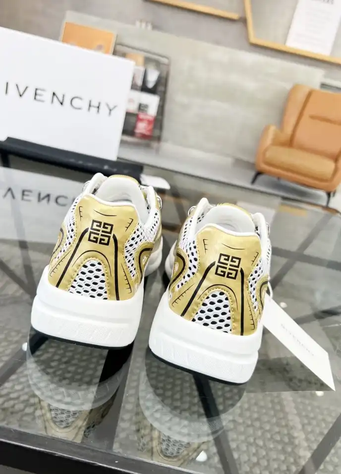 hype Givenchy Sneakers