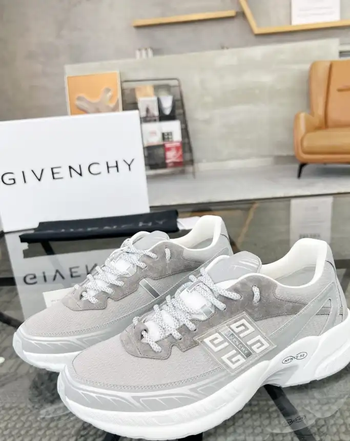 hype Givenchy Sneakers