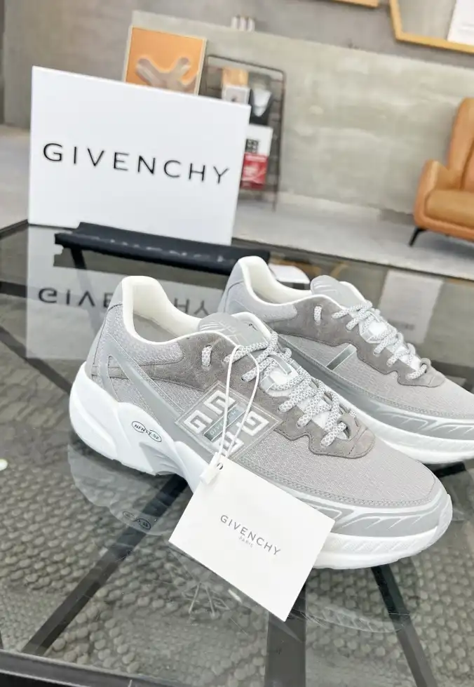 hype Givenchy Sneakers