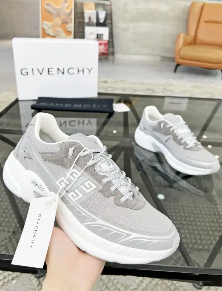 hype Givenchy Sneakers