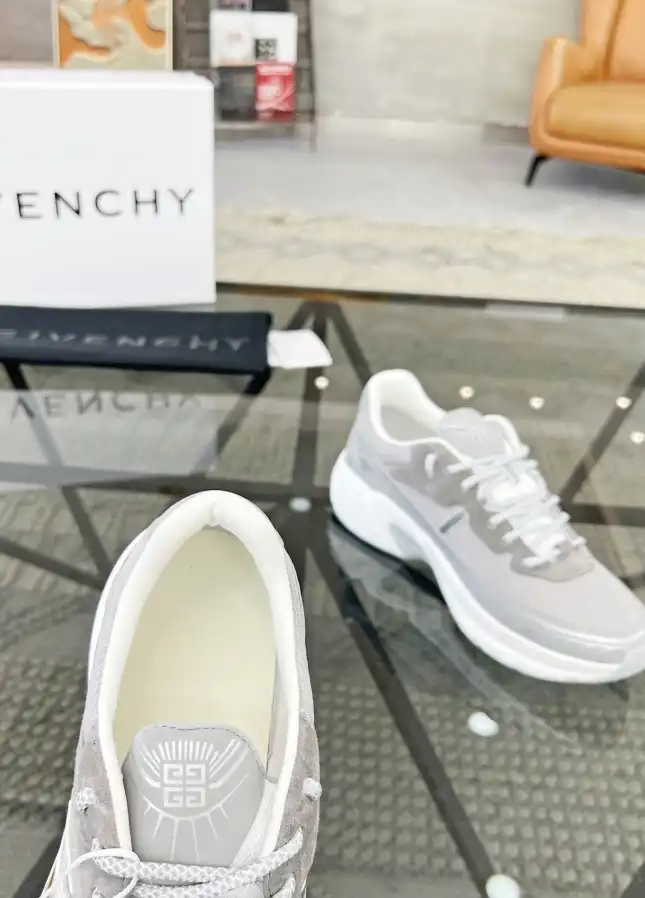 hype Givenchy Sneakers