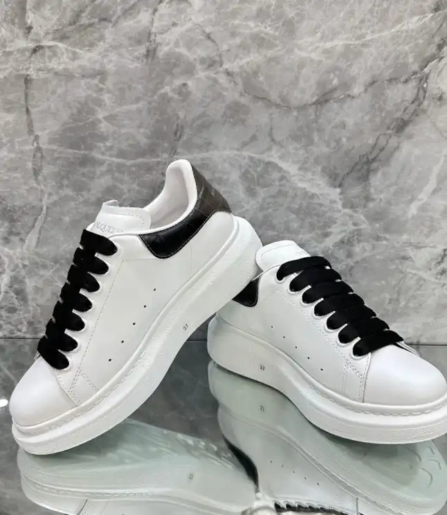 hype Moncler Sneakers