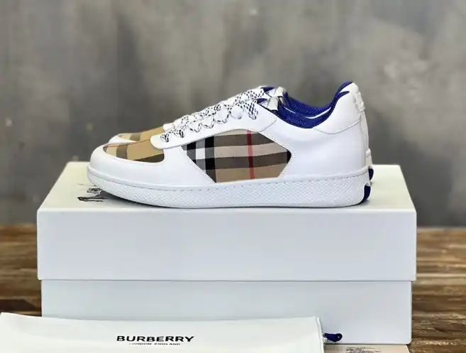 hype Burberry Sneakers