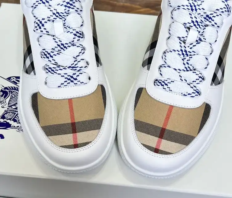 hype Burberry Sneakers