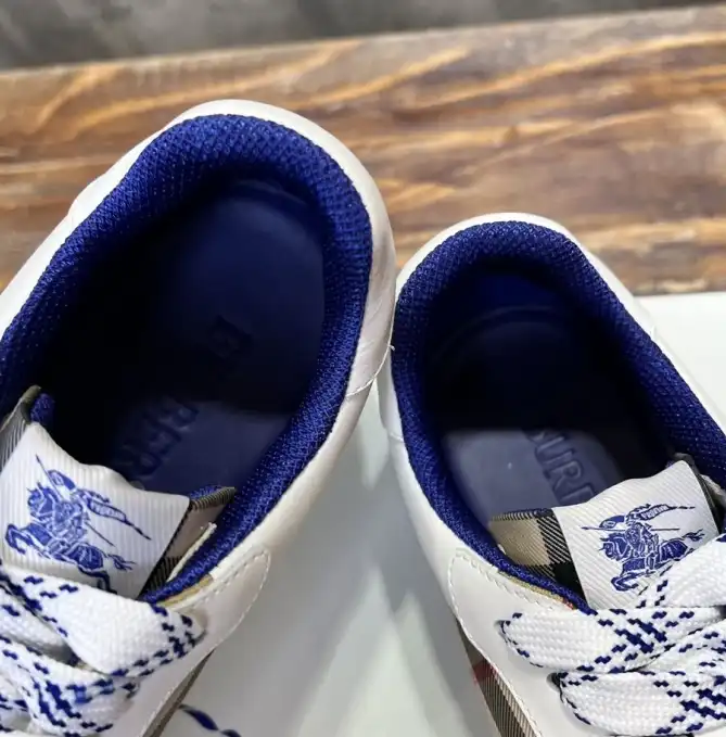 hype Burberry Sneakers