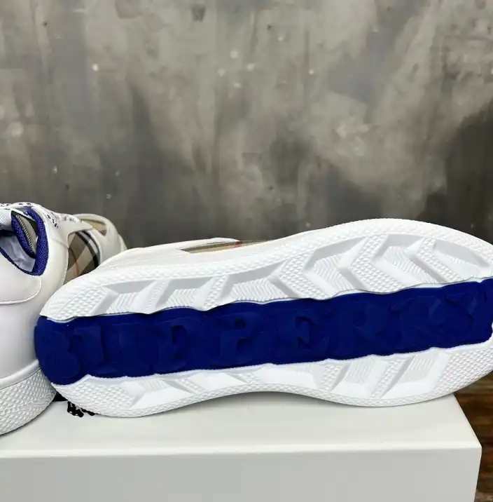 hype Burberry Sneakers