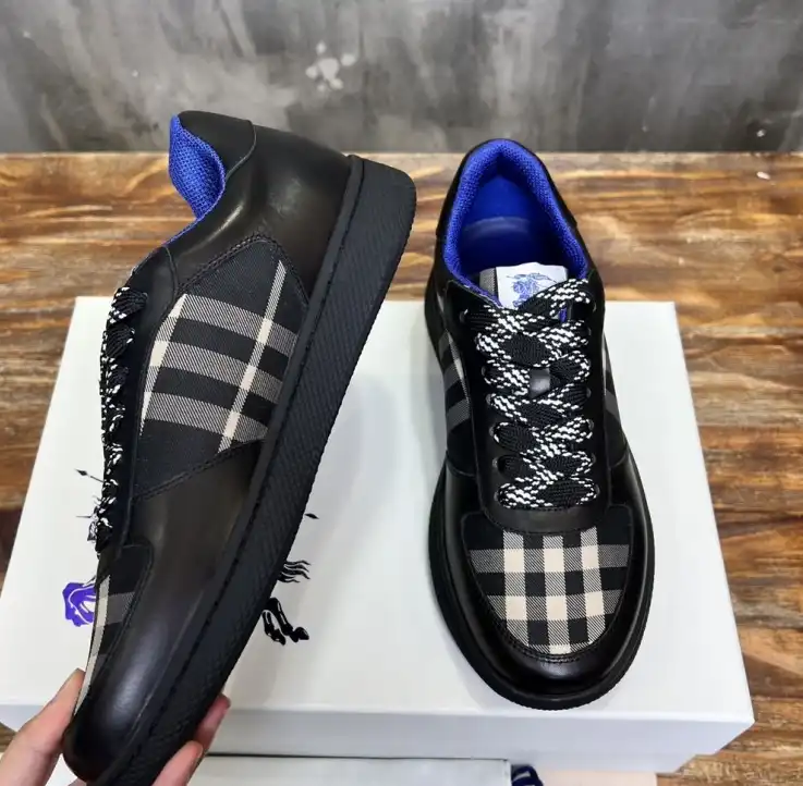 hype Burberry Sneakers