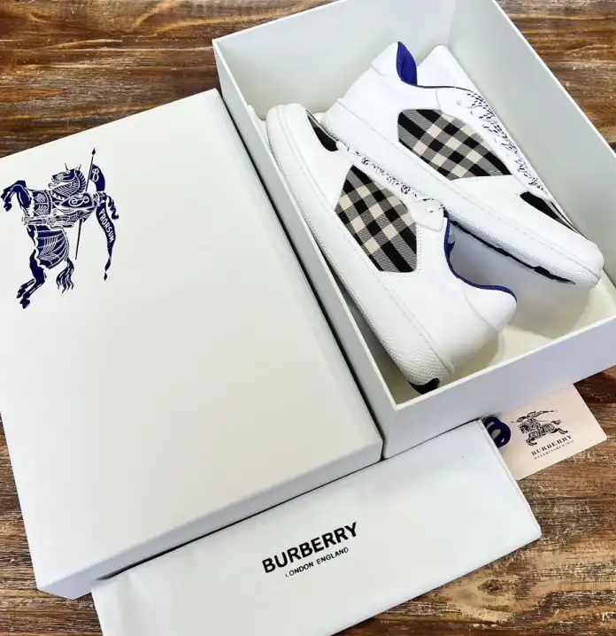 hype Burberry Sneakers