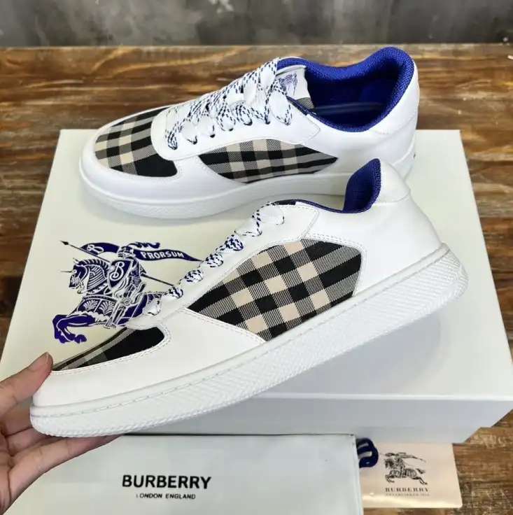 hype Burberry Sneakers