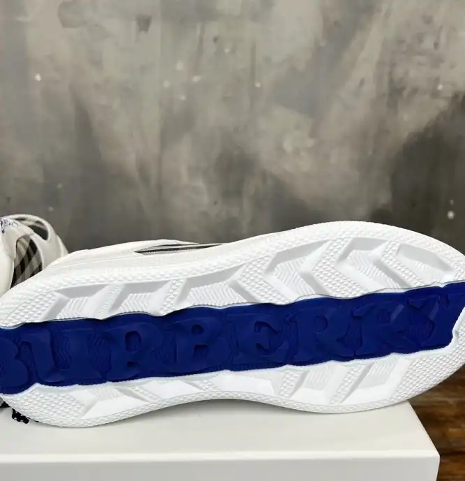 hype Burberry Sneakers