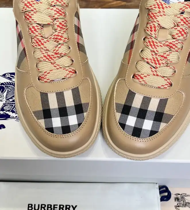 hype Burberry Sneakers