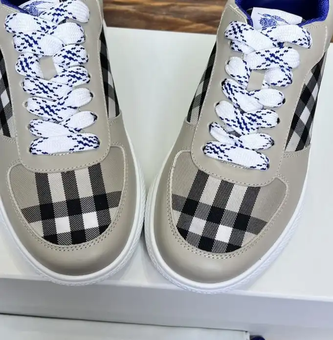 hype Burberry Sneakers