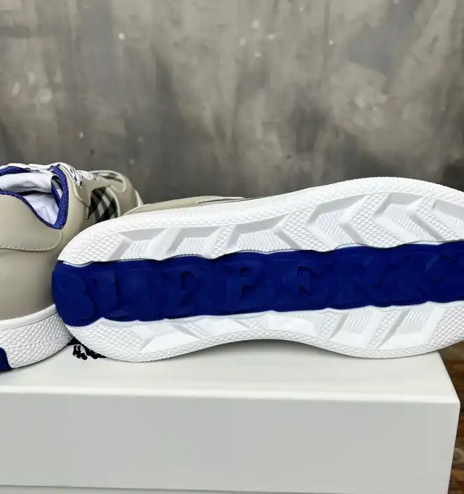 hype Burberry Sneakers