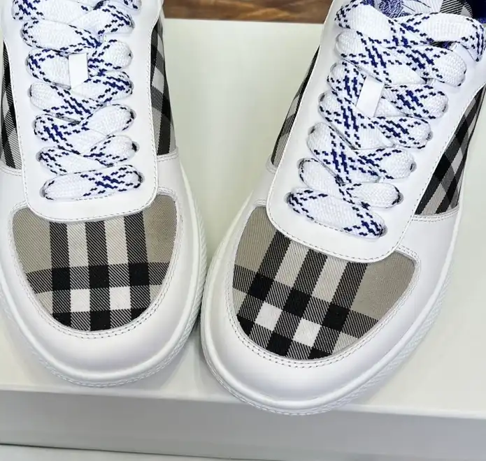 hype Burberry Sneakers