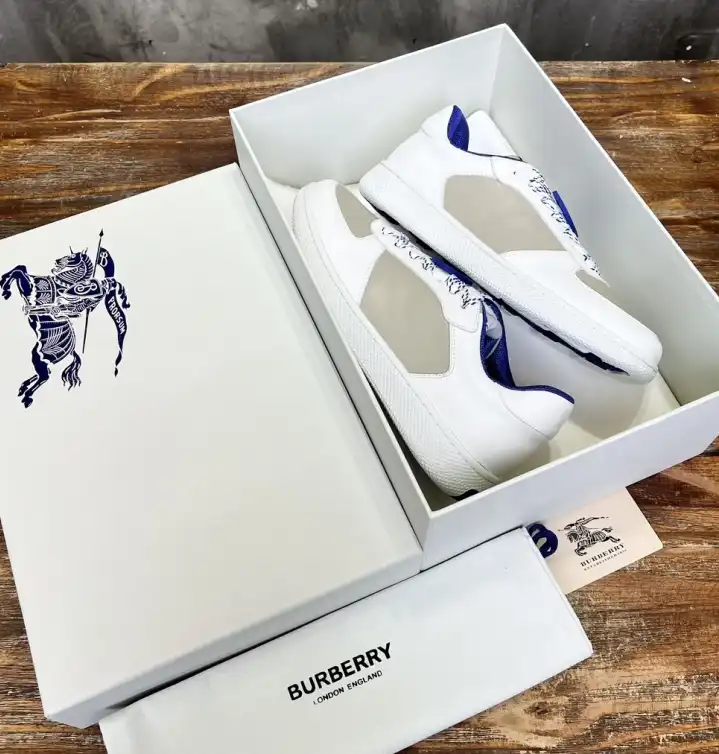 hype Burberry Sneakers