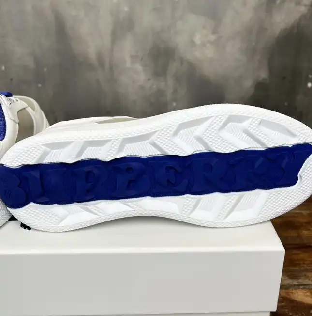 hype Burberry Sneakers