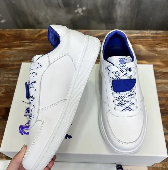 hype Burberry Sneakers