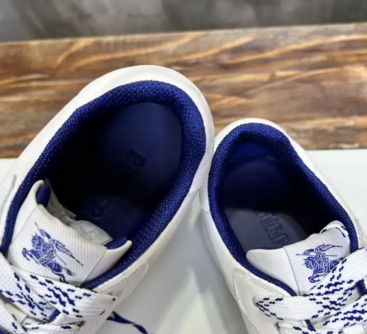 hype Burberry Sneakers