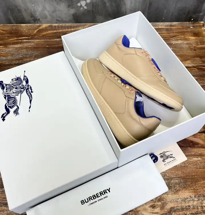 hype Burberry Sneakers