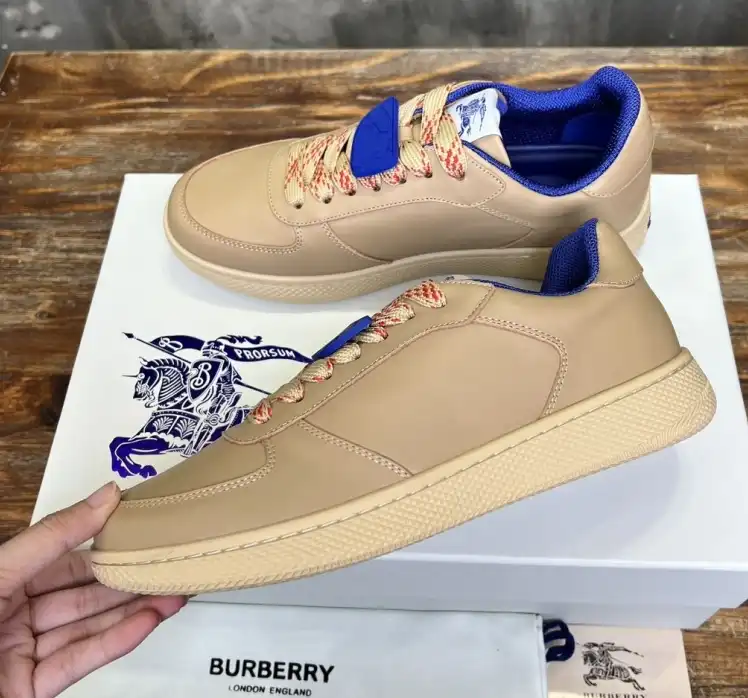 hype Burberry Sneakers