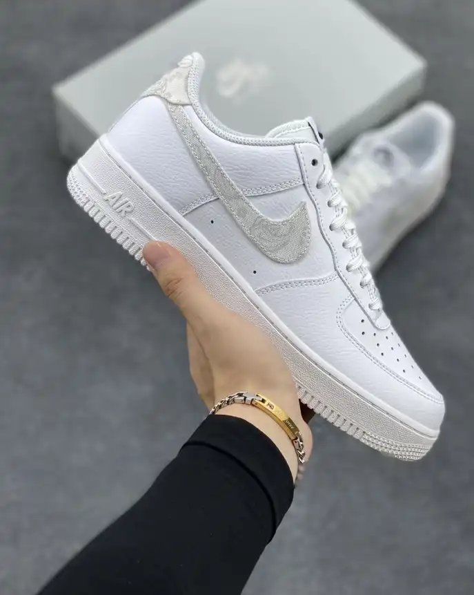 hype Nike Sneakers