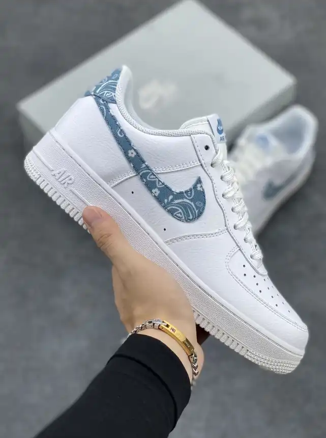 hype Nike Sneakers