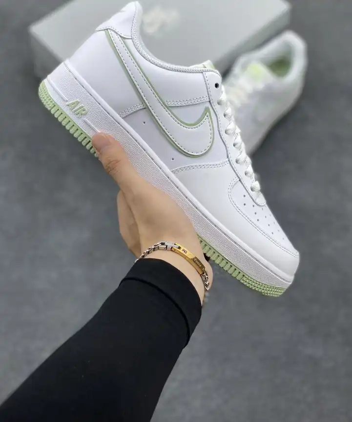 hype Nike Sneakers