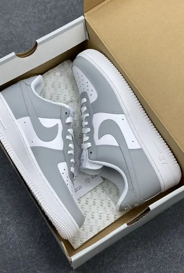 hype Nike Sneakers