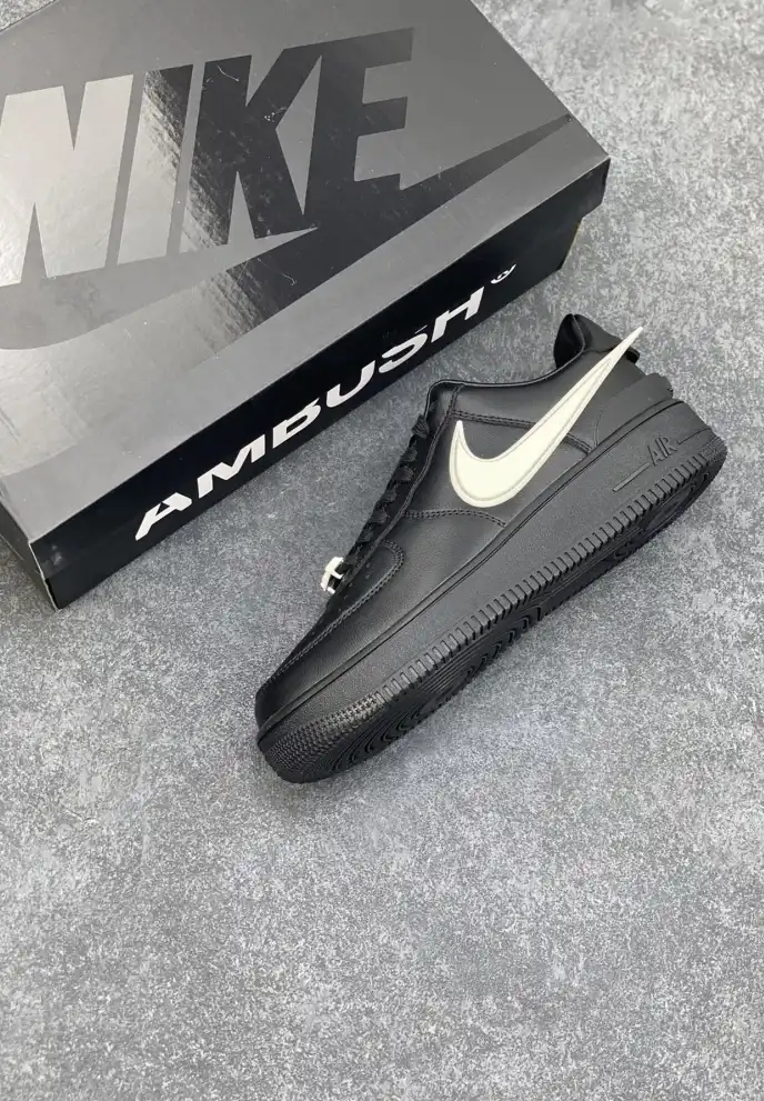 hype Nike Sneakers