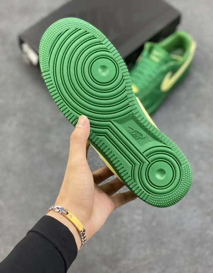 hype Nike Sneakers