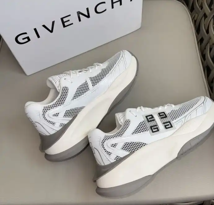 hype Givenchy Sneakers