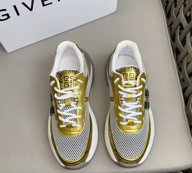 hype Givenchy Sneakers