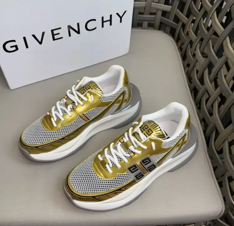 hype Givenchy Sneakers