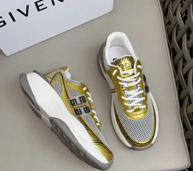 hype Givenchy Sneakers