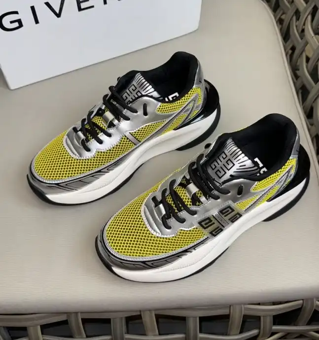 hype Givenchy Sneakers