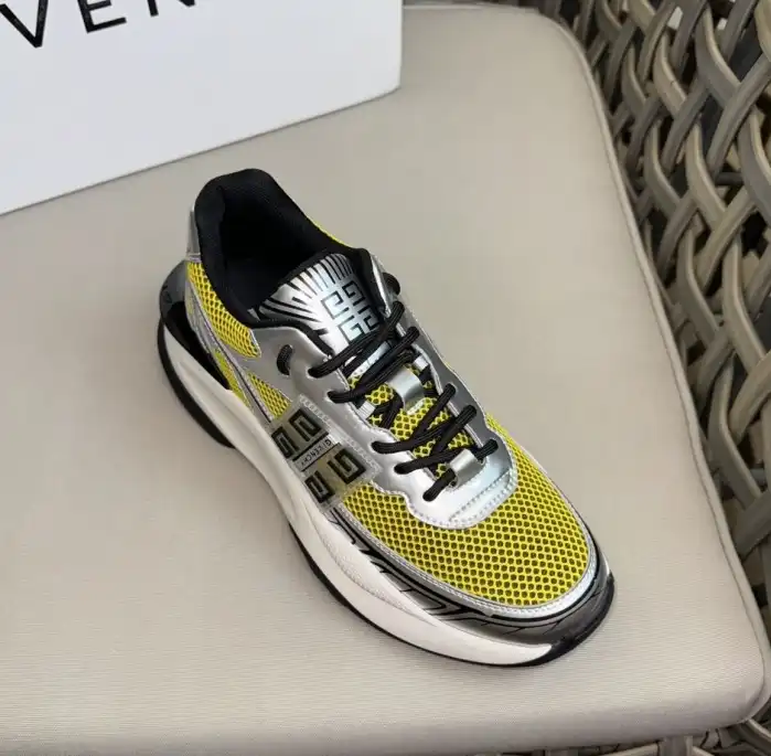 hype Givenchy Sneakers