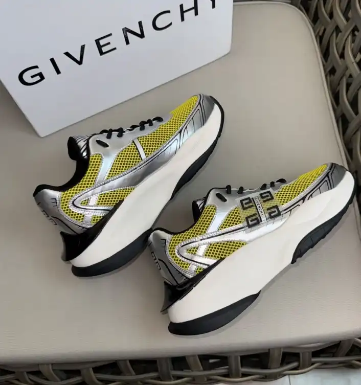 hype Givenchy Sneakers