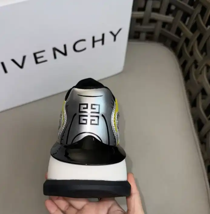 hype Givenchy Sneakers